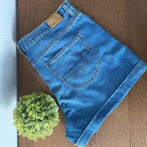 AMERICAN EAGLE | Short